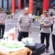 Kapolda dan Wakapolda Sumsel saat cek langsung kendaraan bantuan Mabes Polri, Senin (21/11/2022). (Foto: ist).