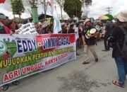 Petani Dairi Kepung Kantor DPRD dan Bupati