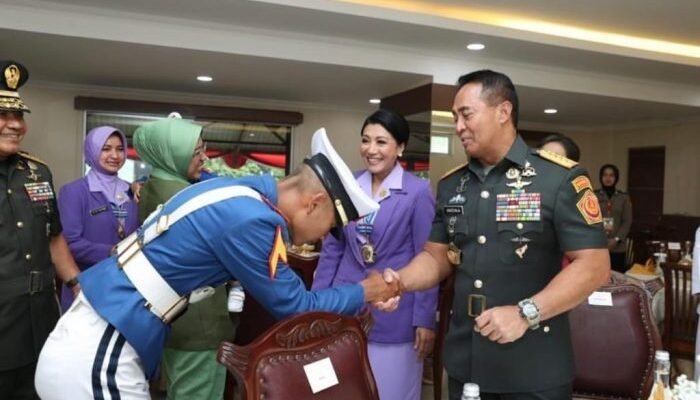 Putra KSAD Dudung Dapat Acungan Jempol dari Panglima TNI