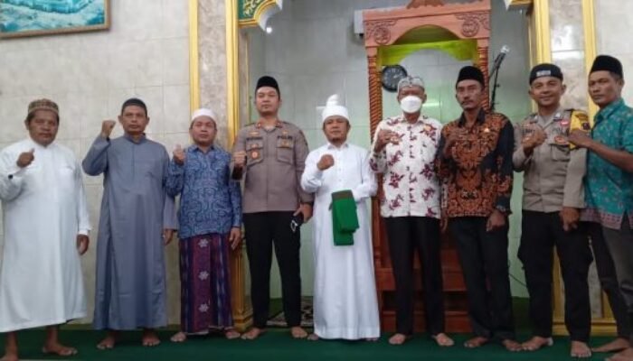 Kapolsek Percut Sei Tuan Bahas Masalah Tawuran & Narkoba dalam Safari Jumat