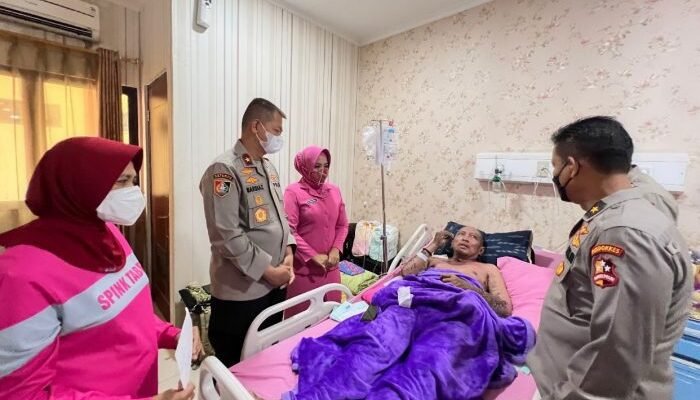Kasetukpa Kunjungi Mantan Serdik PAG yang Sakit di RS Polri Kramat Jati