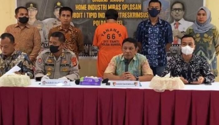 Ditreskrimsus Polda Sumsel Bongkar Kasus Home Industri Miras Oplosan