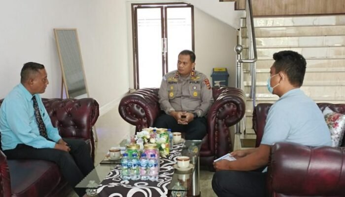 Wakapolrestabes Medan Raih Penghargaan Tokoh Kepolisian Peduli Pendidikan di HUT YPSA