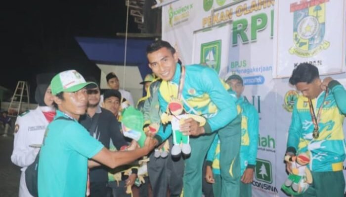 Prajurit Macan Kumbang Raih Medali Perunggu Hingga Emas Cabor Panjat Tebing di Porprov Ke X Riau