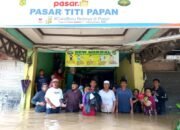 Terobos Air Setinggi Pinggang, Dirut PUD Pasar Temui Pedagang Titi Papan