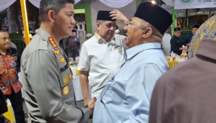 Penuh Keakraban, Kapolrestabes Medan Bertemu Tokoh Melayu Syamsul Arifin