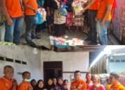 Ketua Pewarta Bagikan Sembako ke Warga Menteng Raya