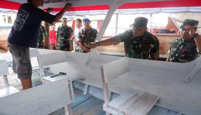 Danrem 023/KS Cek Pembuatan Perahu Motor Bantuan Kasad
