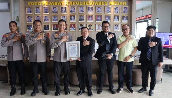 Polrestabes Medan Terima Penghargaan Presisi Award dari LEMKAPI