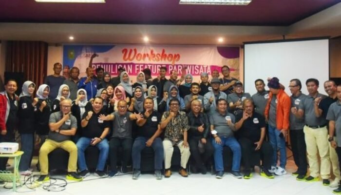 SMSI Riau Gelar Workshop Penulisan Feature Pariwisata di Cirebon