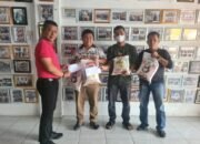 Ketua Pewarta Serakan Bantuan Kepada 2 Warga yang Berdukacita