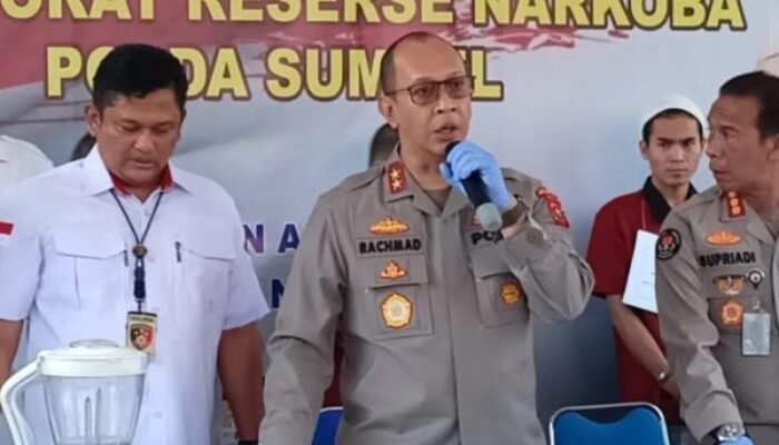 Ditresnarkoba Polda Sumsel Blender Barang Bukti Sabu dan Ekstasi 