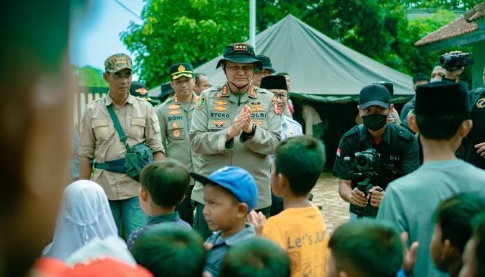 Komjen Pol Rycko Tinjau Posko Kampus Polri Peduli Korban Gempa Cianjur