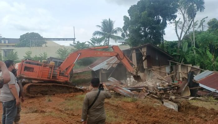 Bangunan Liar di Lahan PT PND Ditertibkan Tim Terpadu Deli Serdang