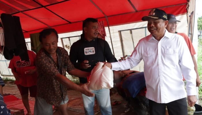 Bupati Sergai Pantau Kondisi Banjir Hingga Makan Bersama Pengungsi