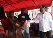 Pantau Kondisi Banjir, Bupati Sergai Makan Bersama Warga Pengungsi