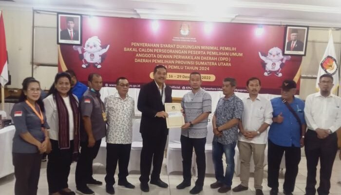 Sahabat Semua Suku, Parlindungan Purba Serahkan Persyaratan Calon Anggota DPD RI