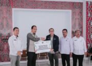 Inalum Serahkan Bantuan Meja dan Kursi ke SMP Humbahas