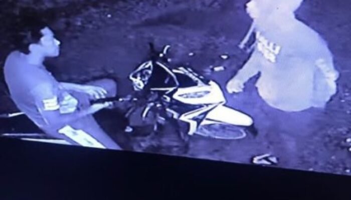 Maling Gasak Sepeda Motor di Denai Terekam CCTV