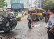 Tabrak Pembatas Jalan, Pengemudi Honda Jazz Tewas Tertancap Pagar di Medan
