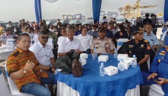 Anggota DPRD Medan Hadiri Meiden Call MV Wan Hai 323 di Pelabuhan Belawan 