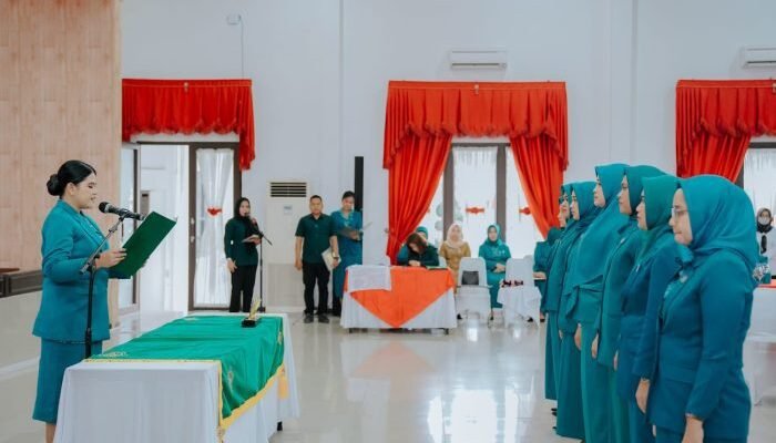 Kahiyang Ayu Saksikan Pelantikan 7 Ketua DWP Kecamatan di Kota Medan