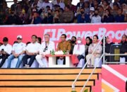 Jokowi Nonton Langsung F1H20 Danau Toba, Puluhan Ribu Orang Tumpah di Balige