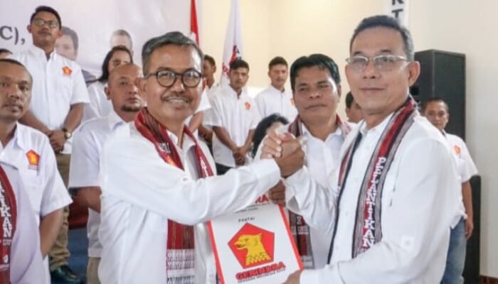 Dilantik Gus Irawan, Josmar Naibaho Pimpin DPC Gerindra Samosir