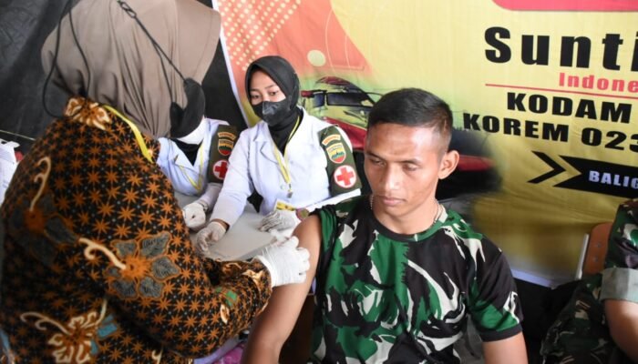 Pangdam I/BB Hadiri Launching Suntik Vitamin C Korem 023/KS