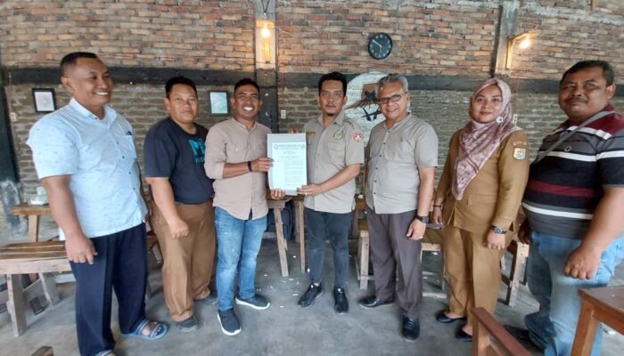 Serahkan SK Kepengurusan Taruna Tani, Darwis H Harahap: Kita akan Ciptakan Petani yang Berintegritas dan Berinovasi
