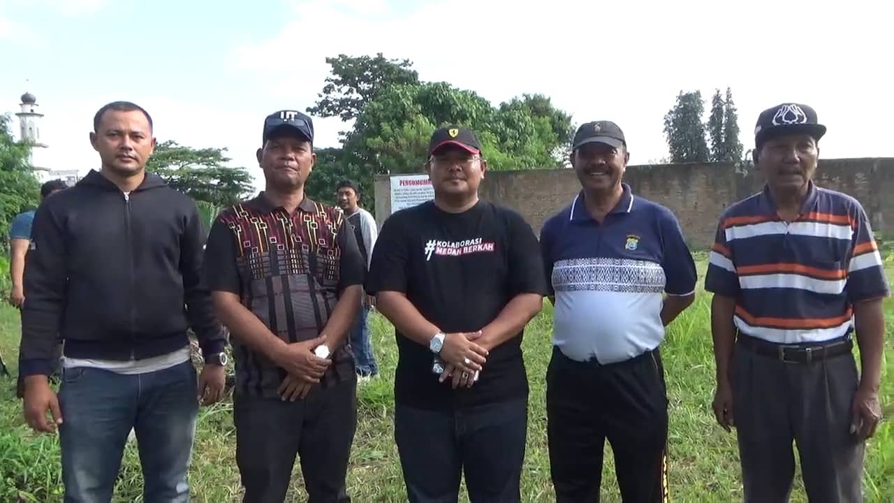 Camat Medan Denai, Lurah Denai, Ketua Panitia saat wawancarai Gotong Royong bersama, Sabtu (11/03/2023). (Foto : Aris).