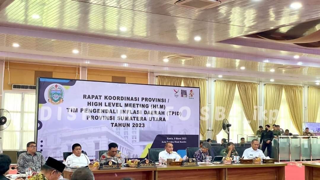 Gubernur Sumatera Utara (Sumut) didampingi Forum Koordinasi Pimpinan Daerah (Forkopimda) Provinsi Sumut, melaksanakan Rapat Koordinasi (Rakor) Provinsi High Level Meeting (HLM) Tim Pengendali Inflasi Daerah (TPID) Provinsi Sumut Tahun 2023 di Aula Tengku Rizal Nurdin, Rumah Dinas Gubernur Sumut, Jalan Sudirman Medan, Kamis (9/3/2023). (Foto : ist).
