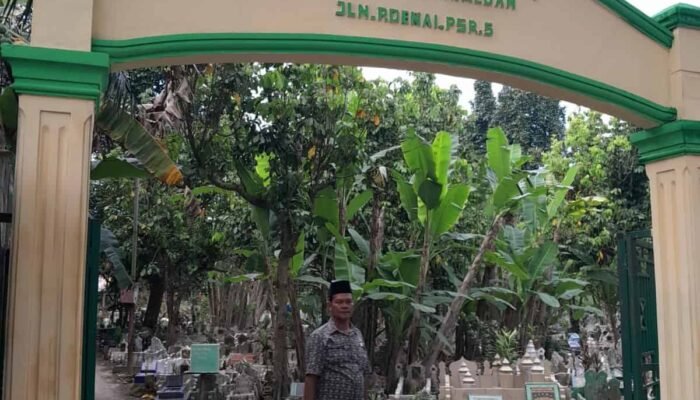 Jelang Ramadhan 1444 H, Pemerintah Kelurahan Denai Gelar Gotong Royong Pembersihan Pemakaman
