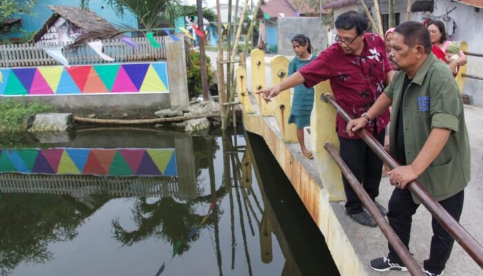 Rahudman Dianugerahi sebagai Tokoh Peduli Heritage Oleh Arkeolog Prancis