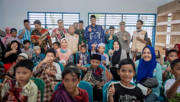 Bobby Nasution Salurkan Bantuan Baznas Medan, Ajak Masyarakat Terus Berzakat