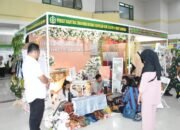 Stand Pameran UMKM Persit Korem 023/KS Ramai Pengunjung