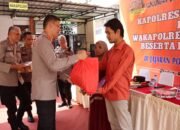 Kombes Pol Valentino Alfa Beri Tali Asih ke Penderita Stunting di Polsek Medan Area
