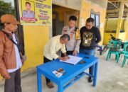 Polsek Semendawai Suku III Terima Penyerahan Senpi Rakitan dari Warga
