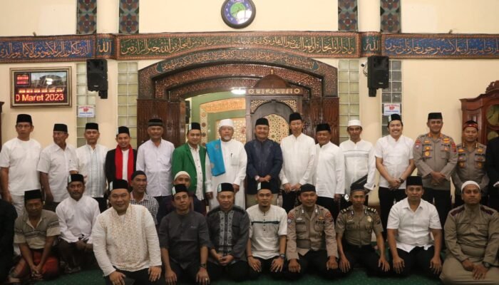 Wakapolda Sumut Safari Subuh di Mesjid Raya Aceh Sepakat