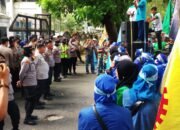 Polrestabes Medan Kawal Unjuk Rasa Masa Gabungan DPD SPSI di DPRD Sumut