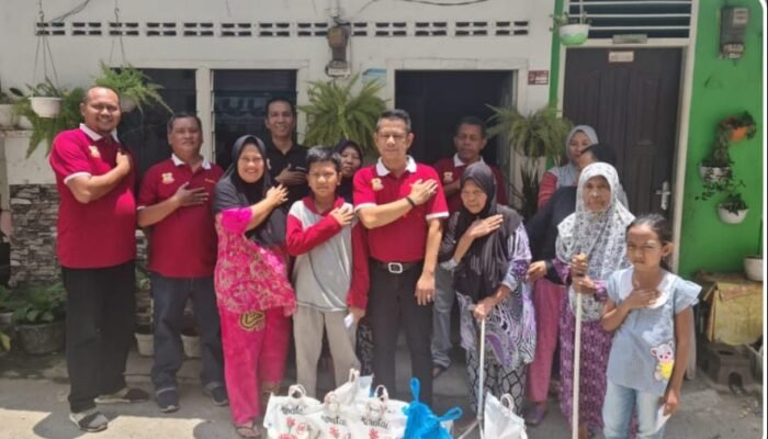 Ketua Pewarta Berbagi Sembako dan Santunan