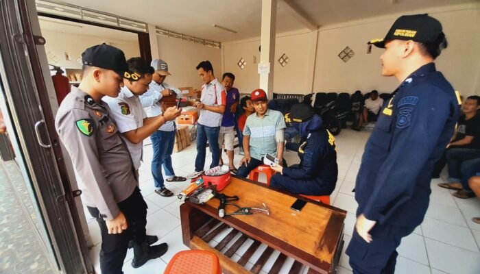 Dokkes Polres Pagaralam Cek Kesehatan Sopir dan Kru Armada Jelang Mudik