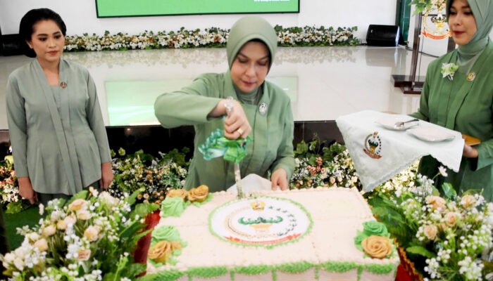 Persit Koorcabrem 023 PD I/BB Syukuran HUT ke-77 Persit Kartika Chandra Kirana