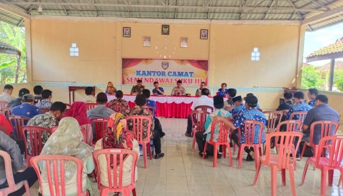 Kapolsek SS III Sampaikan Pesan Penting untuk Operator Desa saat Hadiri FKP