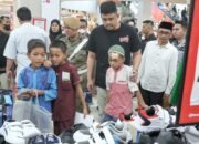 Bobby Nasution Bawa Anak Yatim Dhuafa Beli Baju Lebaran