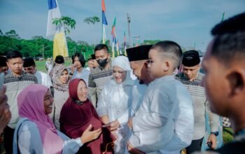 Salat Idul Fitri Bersama Ribuan Warga, Bobby Nasution Ingatkan Tetap Jaga Kesehatan, Ketertiban & Kenyamanan