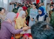 Bobby Nasution-Kahiyang Ayu Dampingi Ibu Negara Tinjau Expo Dekranas