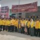 Puluhan Pengurus DPD II Partai Golkar Kab.Dairi mendampingi ketua dan bacaleg ke KPU Dairi, Minggu (14/5/2023)(foto : Sondang).