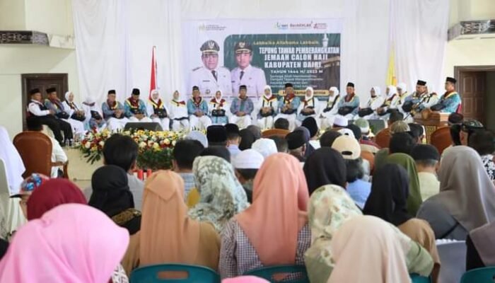 Bupati Dairi Sebut Berangkatkan Jemaah Haji Merupakan Harmonisasi Keberagaman