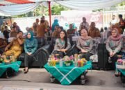 Ketua TP PKK Medan Beri Makanan Tambahan pada Anak Stunting